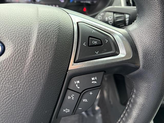 Photo of 2023 Gray Metallic Ford Edge