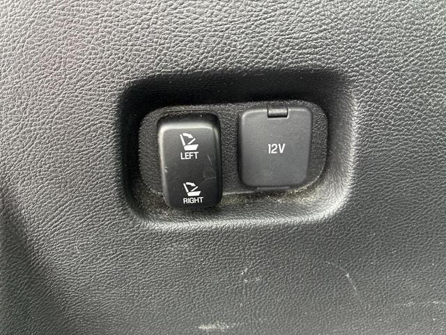 Photo of 2023 Gray Metallic Ford Edge