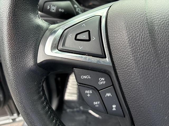 Photo of 2023 Gray Metallic Ford Edge