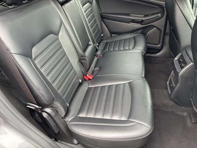 Photo of 2023 Gray Metallic Ford Edge