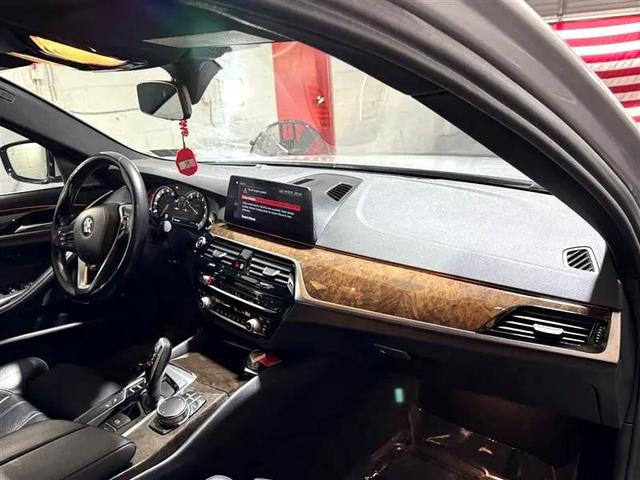 Photo of 2017 Glacier Silver Metallic BMW 530
