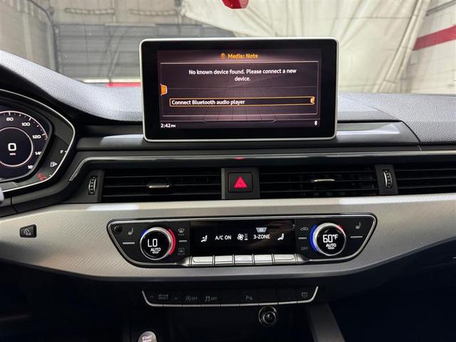 Photo of 2017 Gray Metallic Audi A4