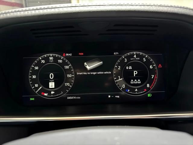 Photo of 2022 Gray Land Rover Range Rover