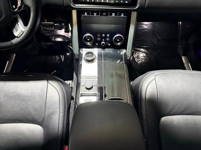 Photo of 2022 Gray Land Rover Range Rover