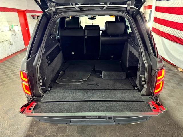Photo of 2022 Gray Land Rover Range Rover
