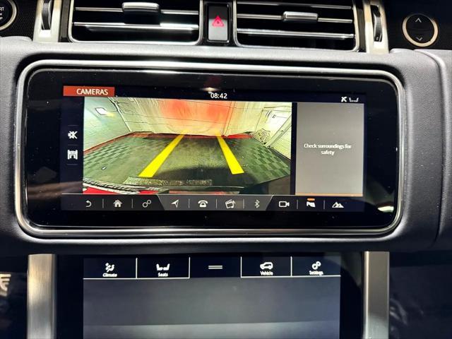 Photo of 2022 Gray Land Rover Range Rover