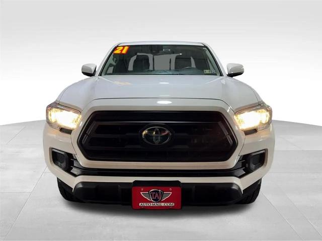 Photo of 2021 Super White Toyota Tacoma