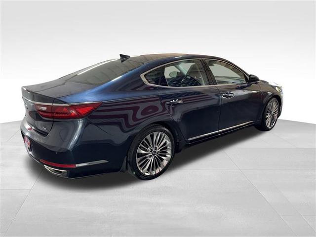 Photo of 2017 Gravity Blue Kia Cadenza