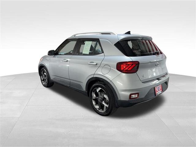 Photo of 2021 Stellar Silver Hyundai VENUE
