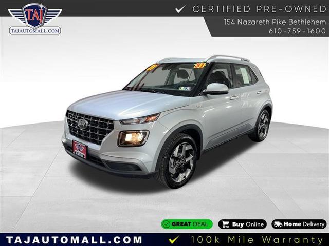 Photo of 2021 Stellar Silver Hyundai VENUE