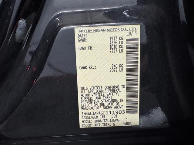 Photo of 2016 Super Black Clearcoat Nissan Altima