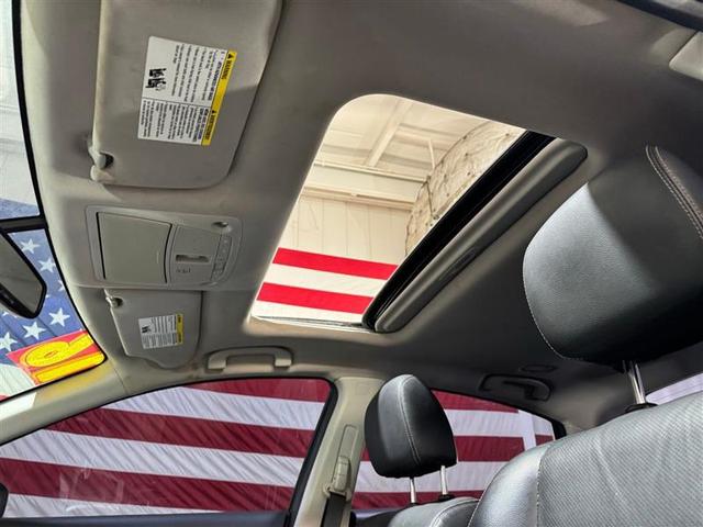 Photo of 2016 Super Black Clearcoat Nissan Altima