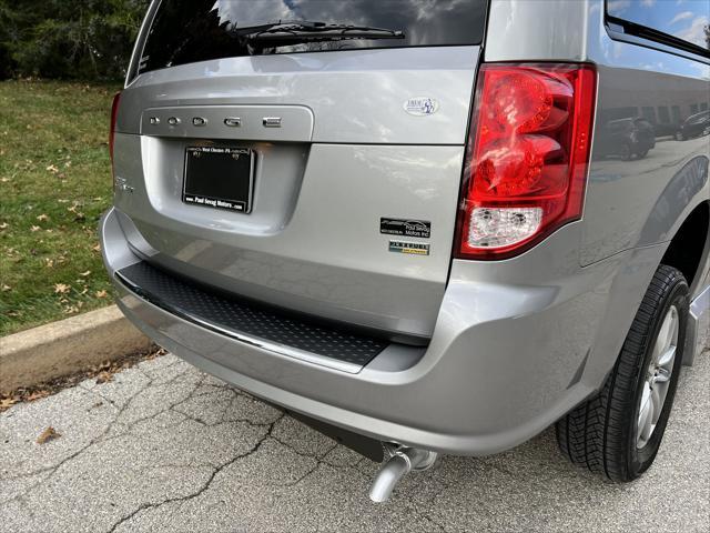 Photo of 2016 Billet Silver Metallic Clearcoat Dodge Grand Caravan