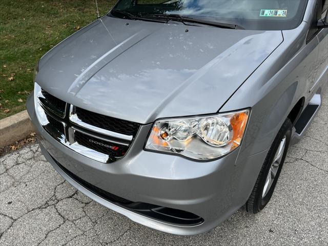 Photo of 2016 Billet Silver Metallic Clearcoat Dodge Grand Caravan