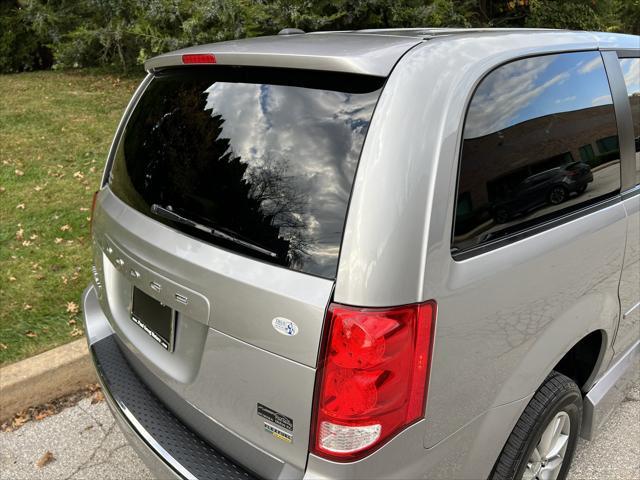 Photo of 2016 Billet Silver Metallic Clearcoat Dodge Grand Caravan