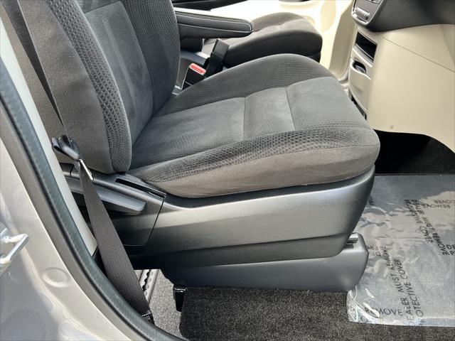 Photo of 2016 Billet Silver Metallic Clearcoat Dodge Grand Caravan