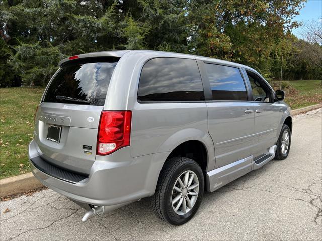 Photo of 2016 Billet Silver Metallic Clearcoat Dodge Grand Caravan