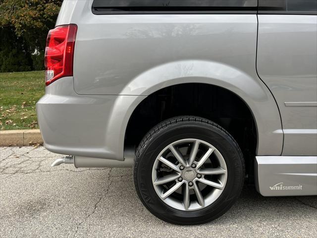 Photo of 2016 Billet Silver Metallic Clearcoat Dodge Grand Caravan