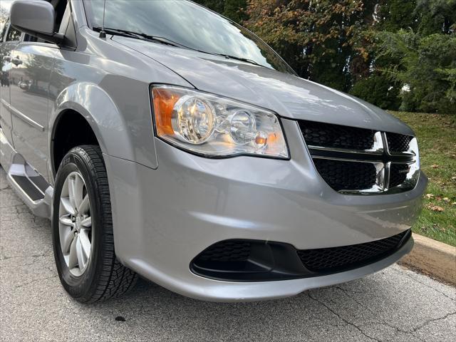 Photo of 2016 Billet Silver Metallic Clearcoat Dodge Grand Caravan