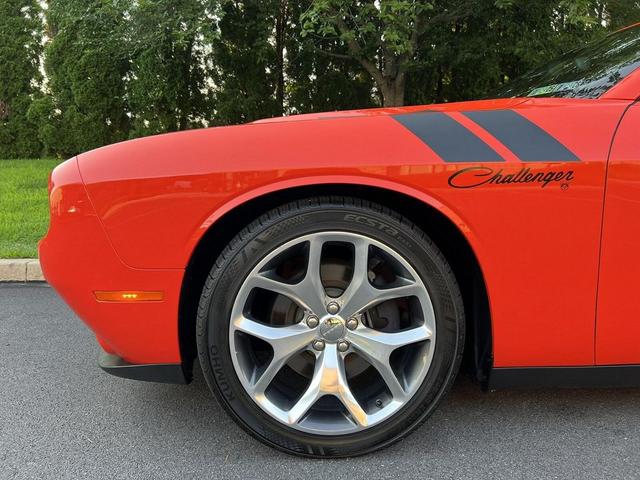 Photo of 2016 Go Mango Dodge Challenger