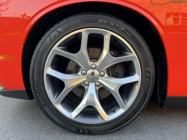 Photo of 2016 Go Mango Dodge Challenger