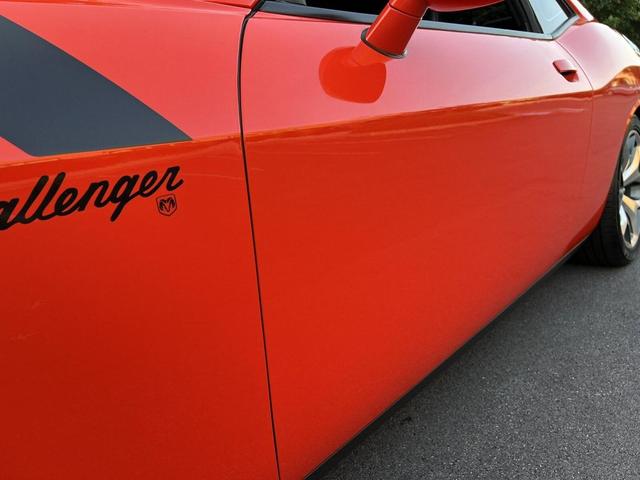 Photo of 2016 Go Mango Dodge Challenger