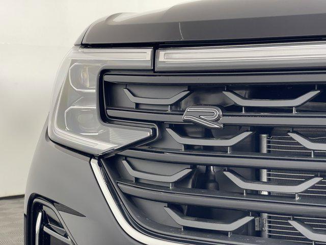 Photo of 2025 Deep Black Pearl Volkswagen Atlas