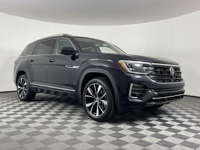 Photo of 2025 Deep Black Pearl Volkswagen Atlas
