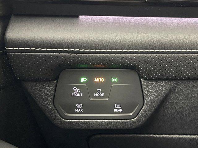 Photo of 2025 Deep Black Pearl Volkswagen Atlas