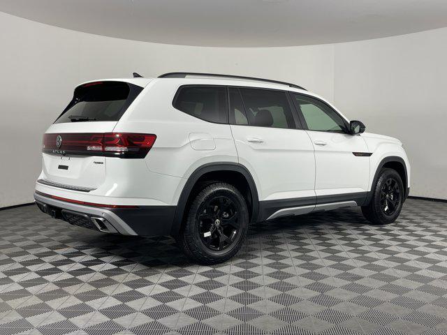 Photo of 2025 Pure White Volkswagen Atlas