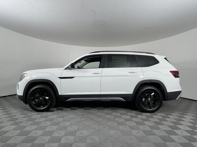 Photo of 2025 Pure White Volkswagen Atlas