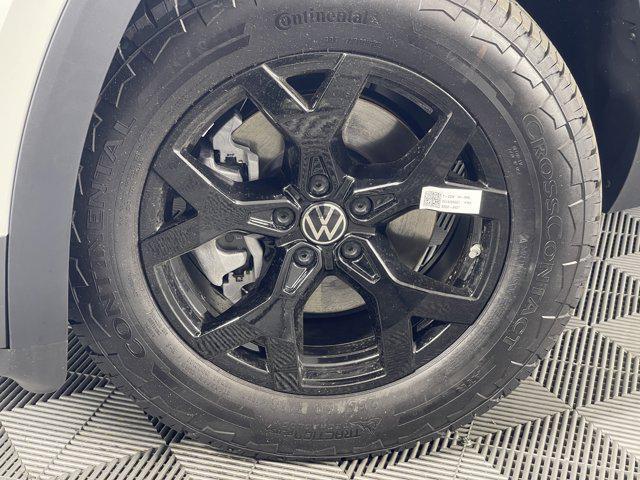 Photo of 2025 Pure White Volkswagen Atlas