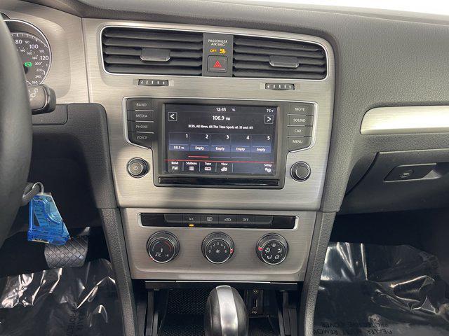 Photo of 2016 Platinum Gray Metallic Volkswagen Golf