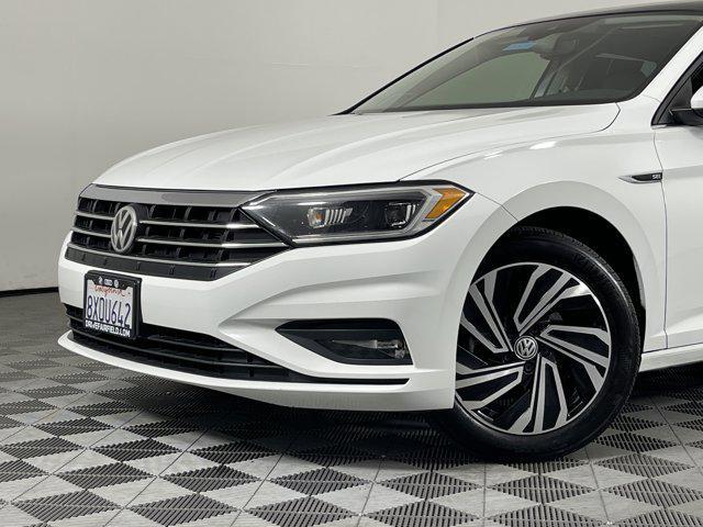 Photo of 2021 Pure White Volkswagen Jetta