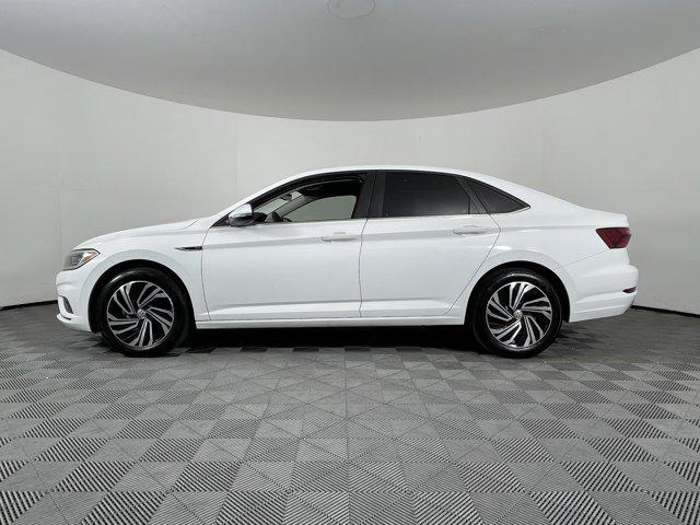 Photo of 2021 Pure White Volkswagen Jetta