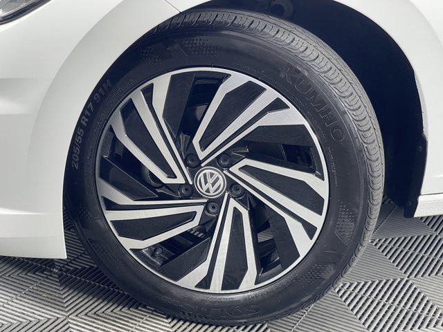Photo of 2021 Pure White Volkswagen Jetta