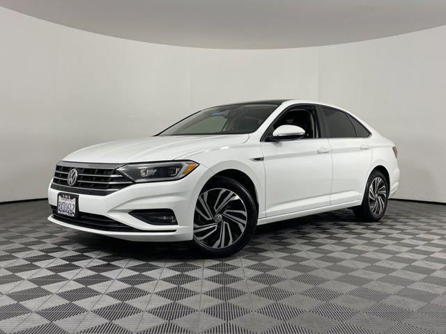 Photo of 2021 Pure White Volkswagen Jetta