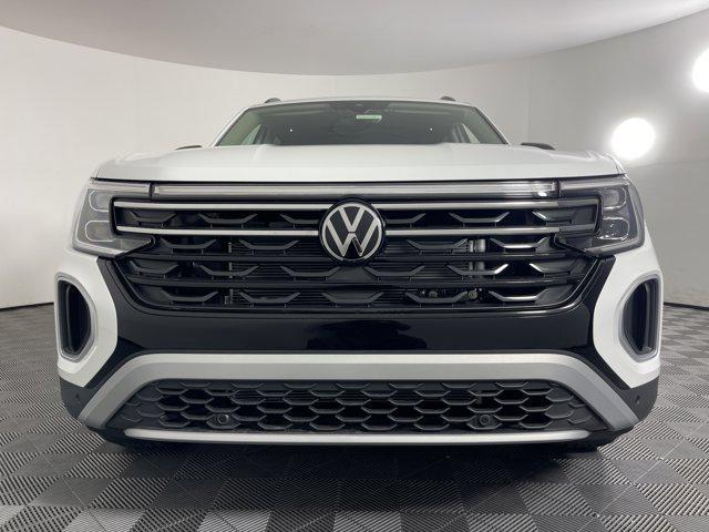Photo of 2025 Pure White Volkswagen Atlas