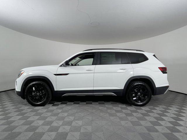 Photo of 2025 Pure White Volkswagen Atlas