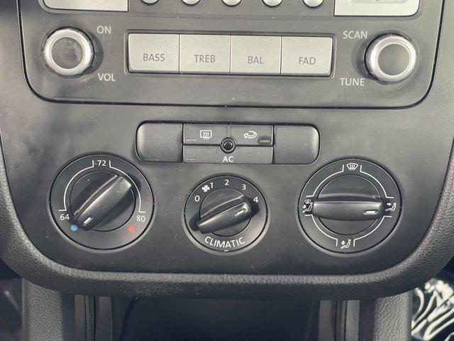 Photo of 2007 Candy White Volkswagen Rabbit