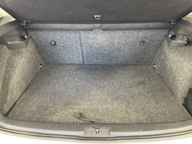 Photo of 2007 Candy White Volkswagen Rabbit