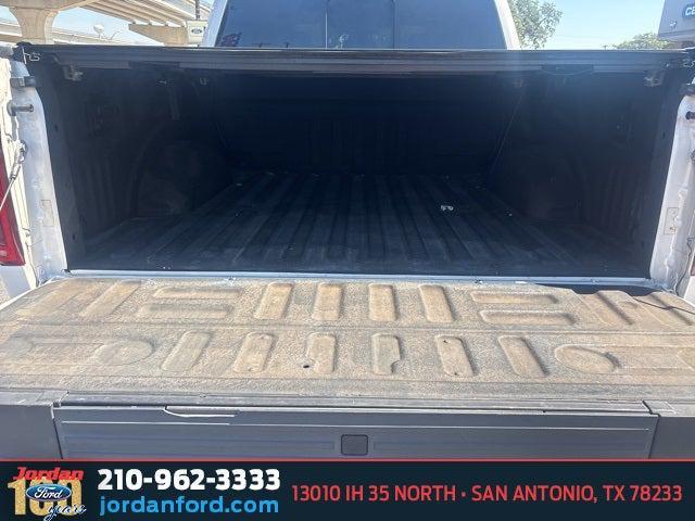 Photo of 2016 White Platinum Clearcoat Metallic Ford F-150