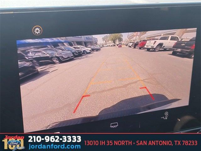 Photo of 2023 Summit White Chevrolet Colorado