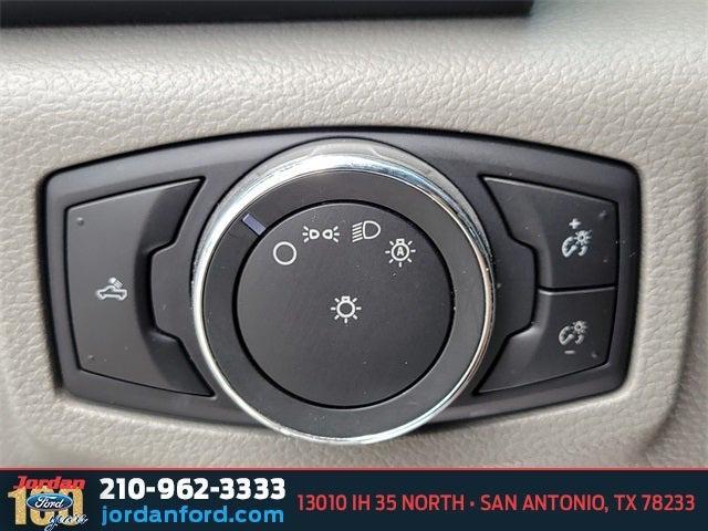 Photo of 2016 Oxford White Ford F-150
