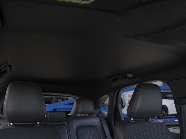 Photo of 2025 Star White Metallic Tri-Coat Ford Escape