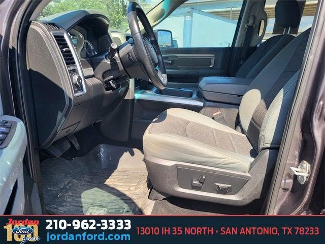 Photo of 2018 Granite Crystal Metallic Clearcoat RAM 1500