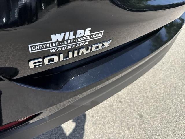 Photo of 2020 Mosaic Black Metallic Chevrolet Equinox