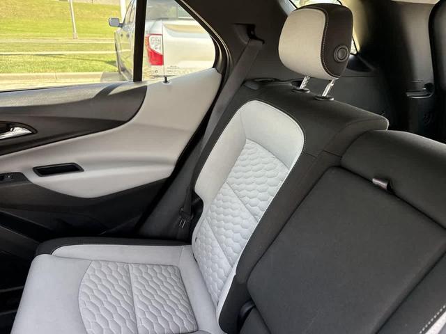 Photo of 2020 Mosaic Black Metallic Chevrolet Equinox