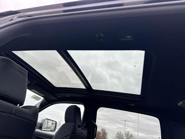 Photo of 2025 Diamond Black RAM 1500