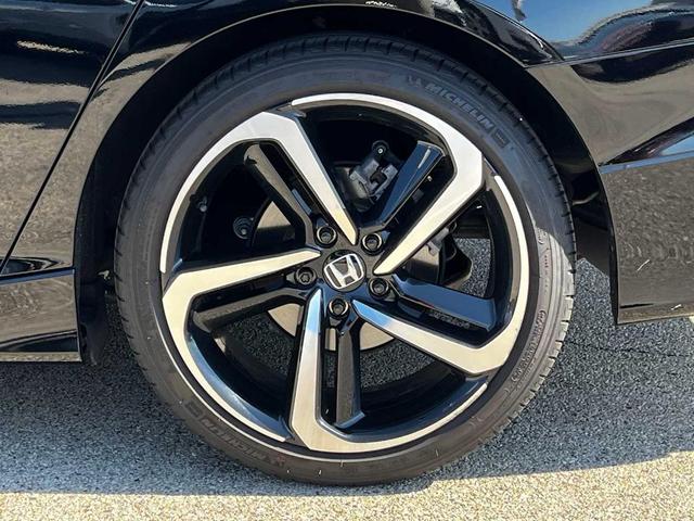 Photo of 2022 Crystal Black Pearl Honda Accord